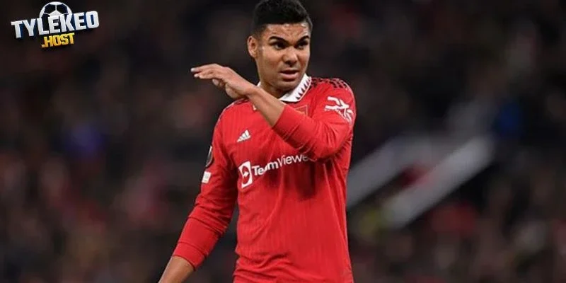 MU chọn Baleba thay Casemiro - Tin đồn được xác thực