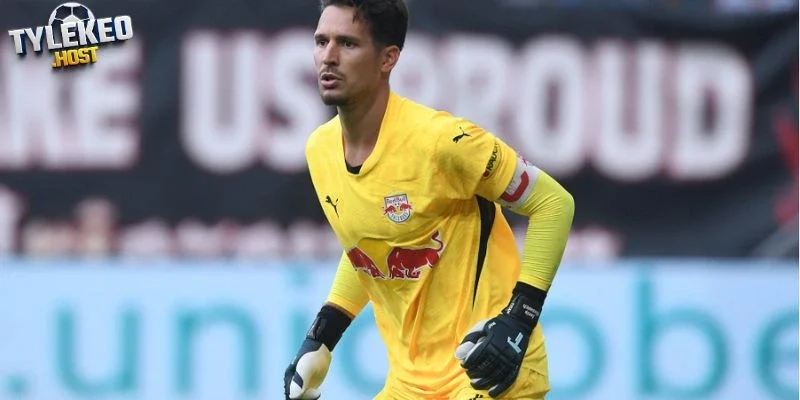 Nhường cơ hội lại cho mầm non trẻ